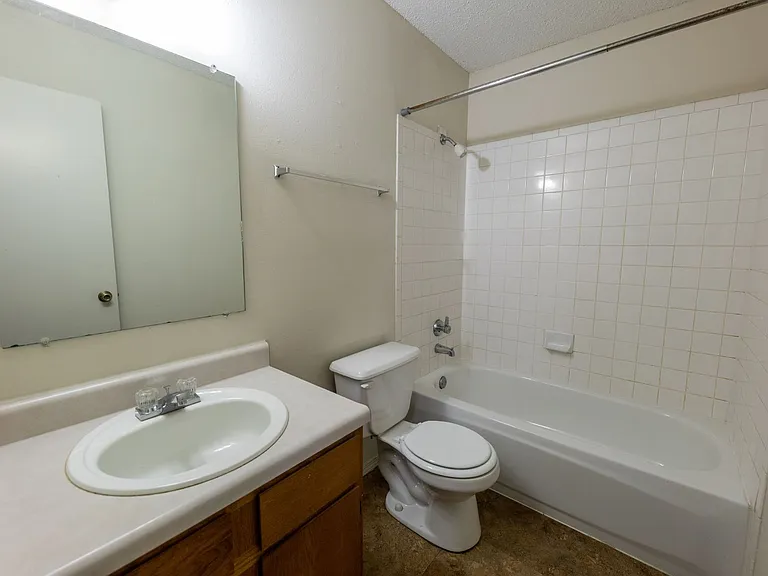 Marina Apartments — Photo 12