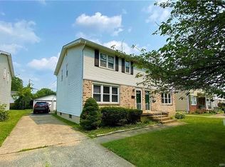 40 W Summerset Ln, Amherst, NY 14228