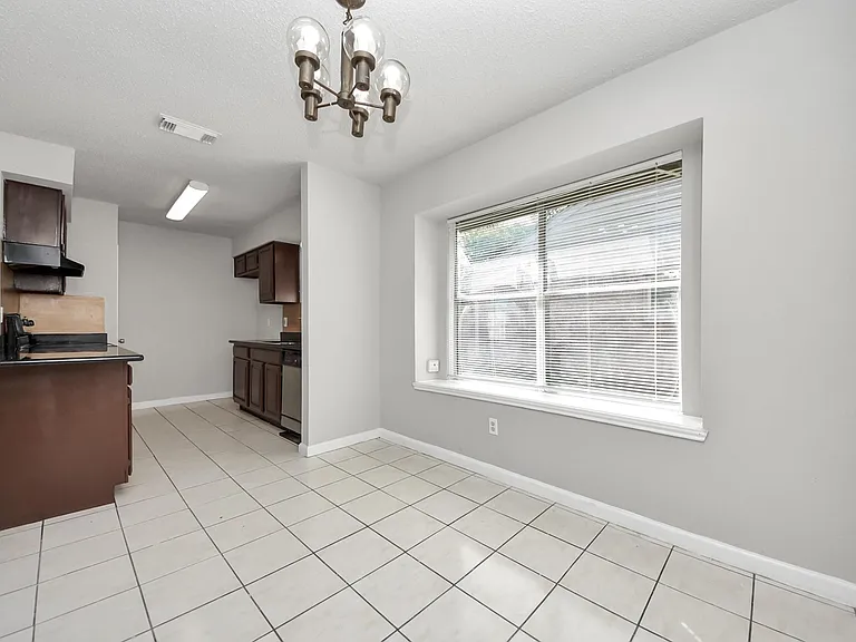 1911 Hammerwood Dr — Photo 15