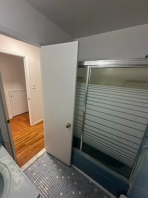 Rented by Concrete Jungle Realty | media 12