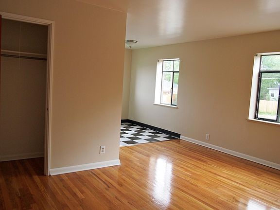 3rd image of 2054 S Milwaukee St APT 15