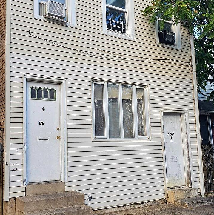 1st image of 826 S Clinton Ave