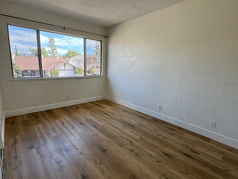 1465 Heatherton Ave — Photo 17
