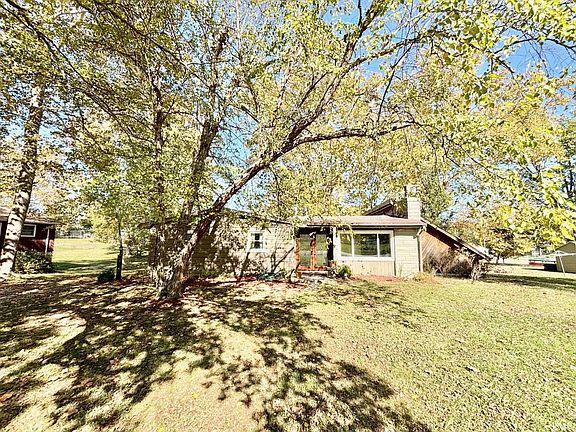 2nd image of 321 E Dewey Dr