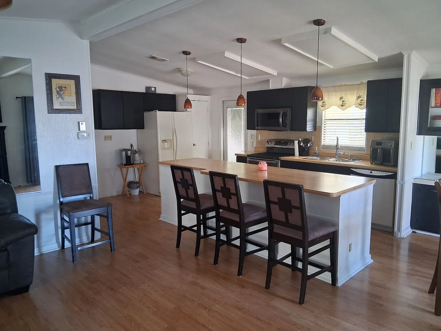 2 bed, 1234 sqft, $2,800 — Photo 3