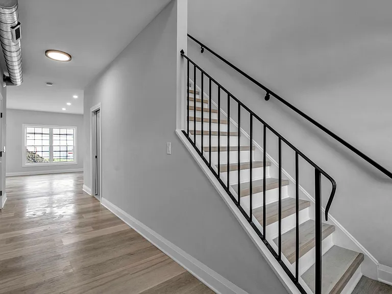 510 Tremont St — Photo 16