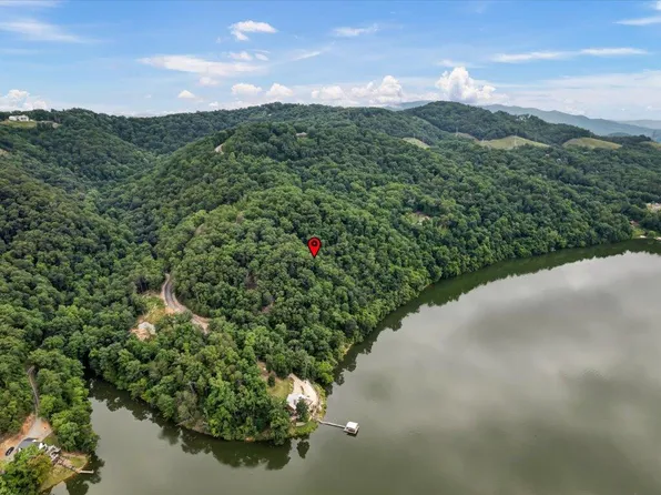 811 Wilderness Dr, Mooresburg, TN 37811