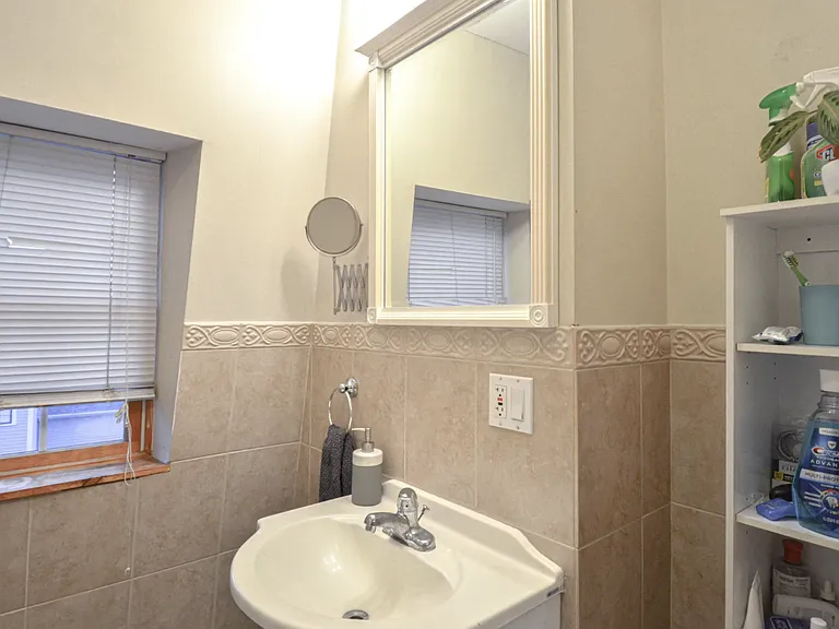 195 Waterman St #3A — Photo 11