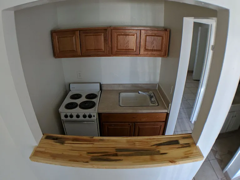 725 E Elm St #B-1 — Photo 1