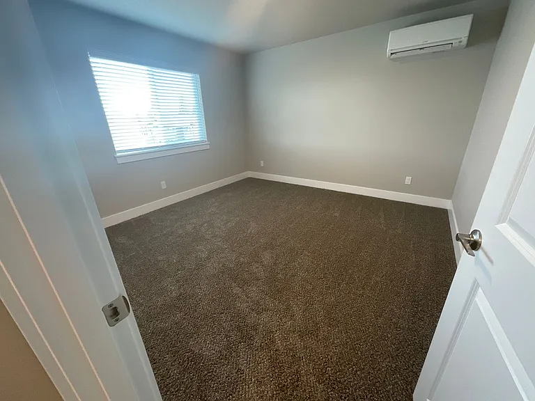 849 Crystal Ct — Photo 5