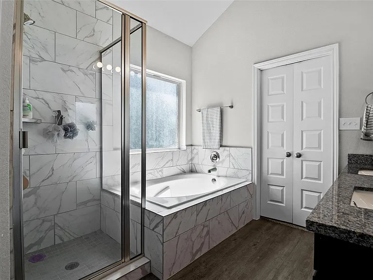 622 Little Cypress Ln — Photo 15