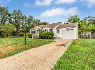 4 Curtis St, Norwich, CT 06360