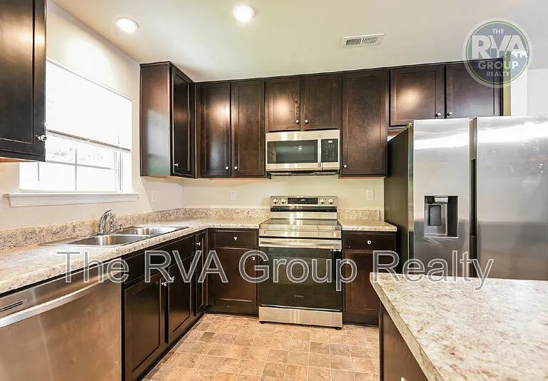 3402 Dewsberry Ln — Photo 10