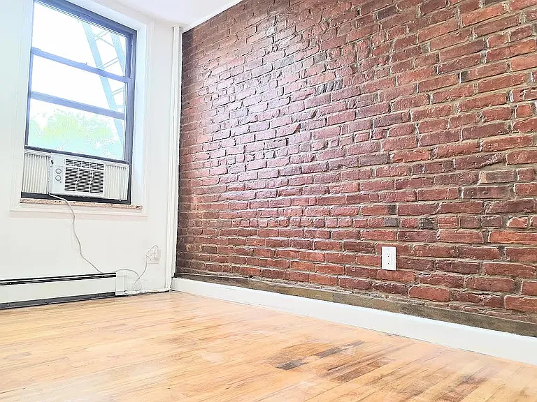 147 Columbia St #A — Photo 2