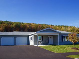 162 Buttonwood Hl, Brattleboro, VT 05301