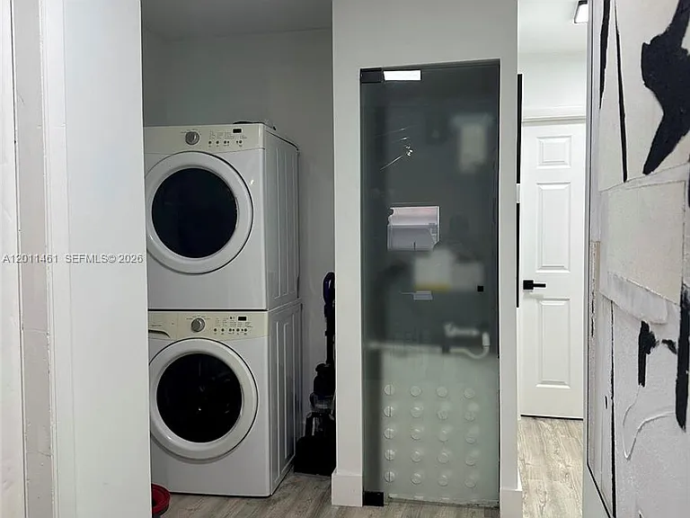 709 SW 79th Ter — Photo 15