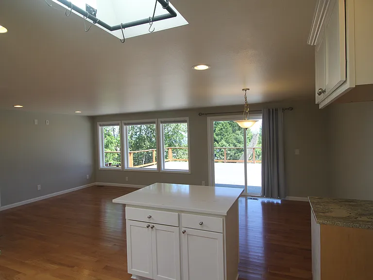 120 Pioneer Dr — Photo 6