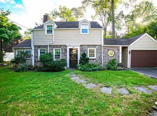 25 Ascot Rdg, Great Neck, NY 11021