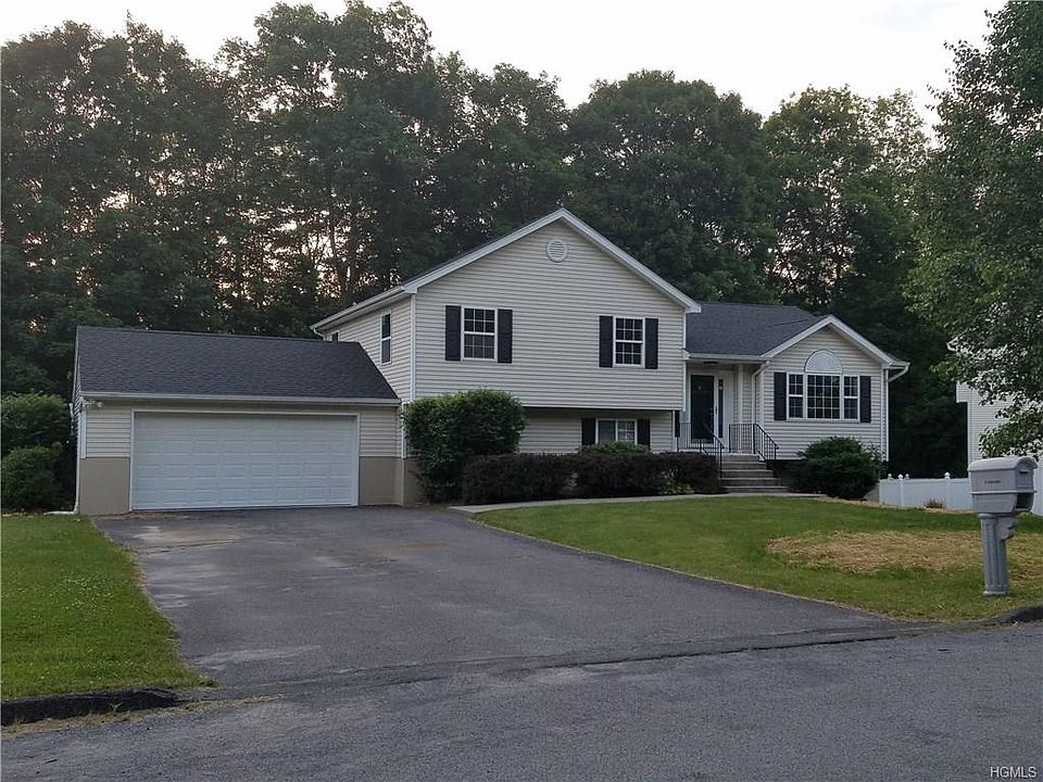 1st image of 25 Ramblewood Dr