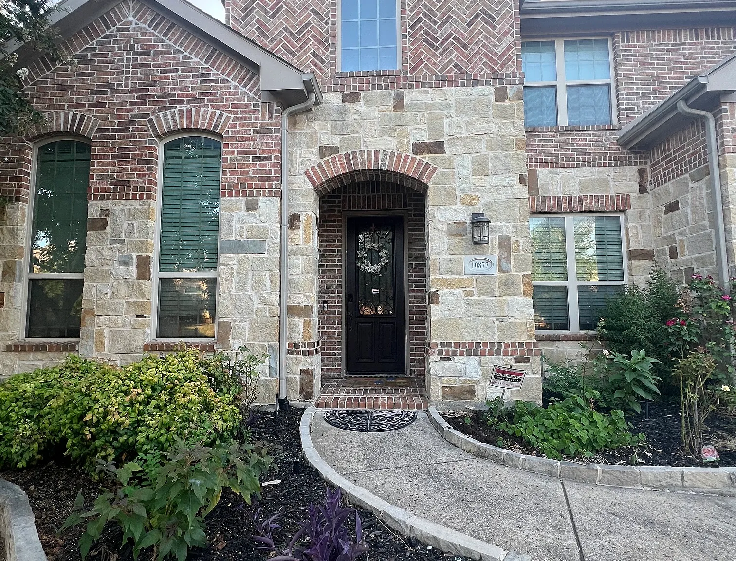 4 bed, 3515 sqft, $3,490 — Photo 1