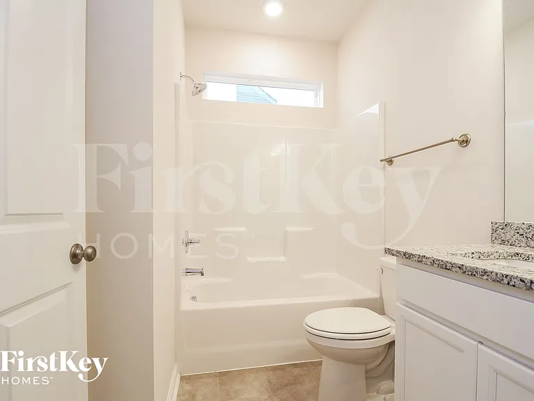 423 Stonefence Dr — Photo 12