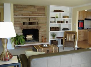 6733 12th Ave SW, Seattle, WA 98106