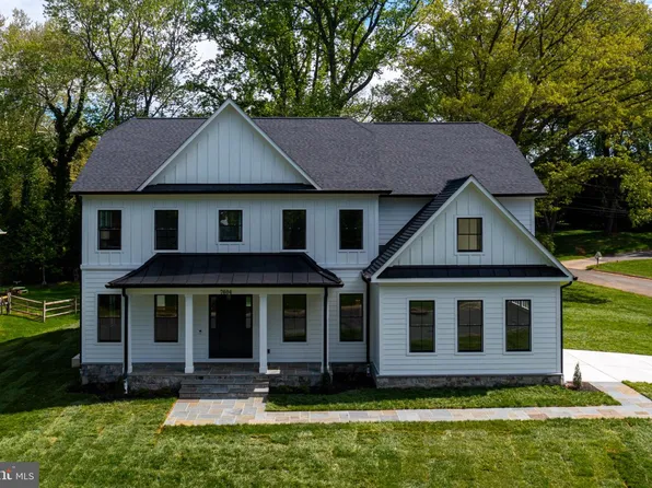 7604 Charleston Dr, Bethesda, MD 20817