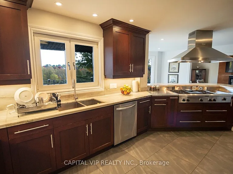 4 Wellsmere Ct — Photo 13