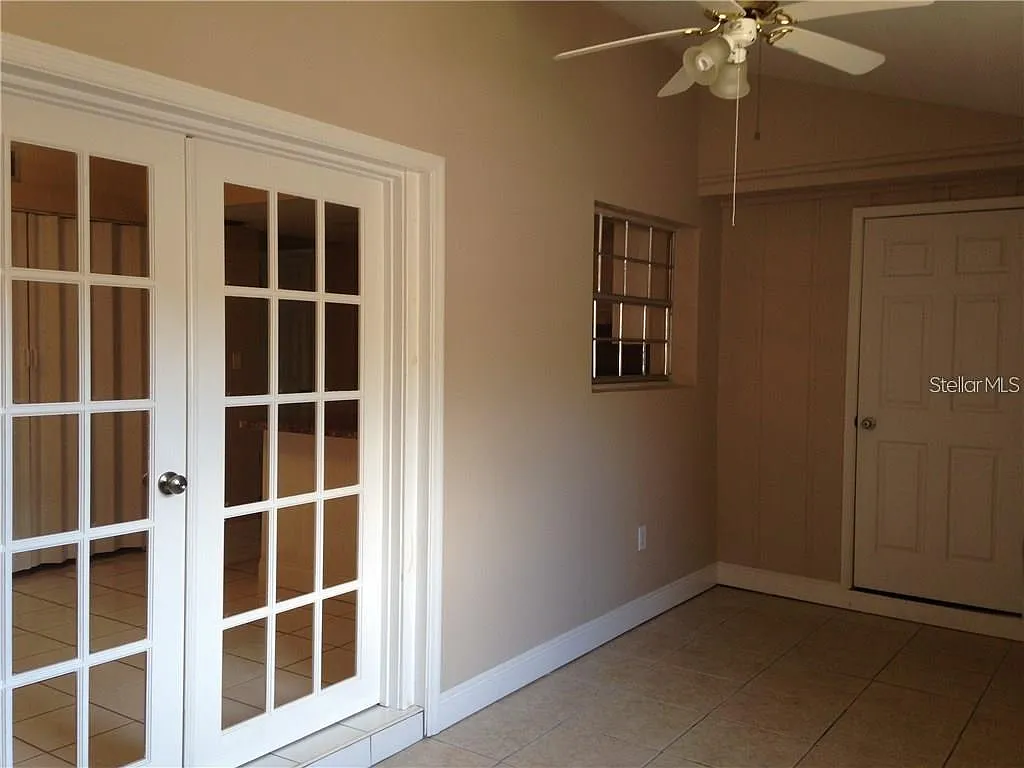 3 bed, 1.5 bath, 1296 sqft, $1,950 — Photo 3