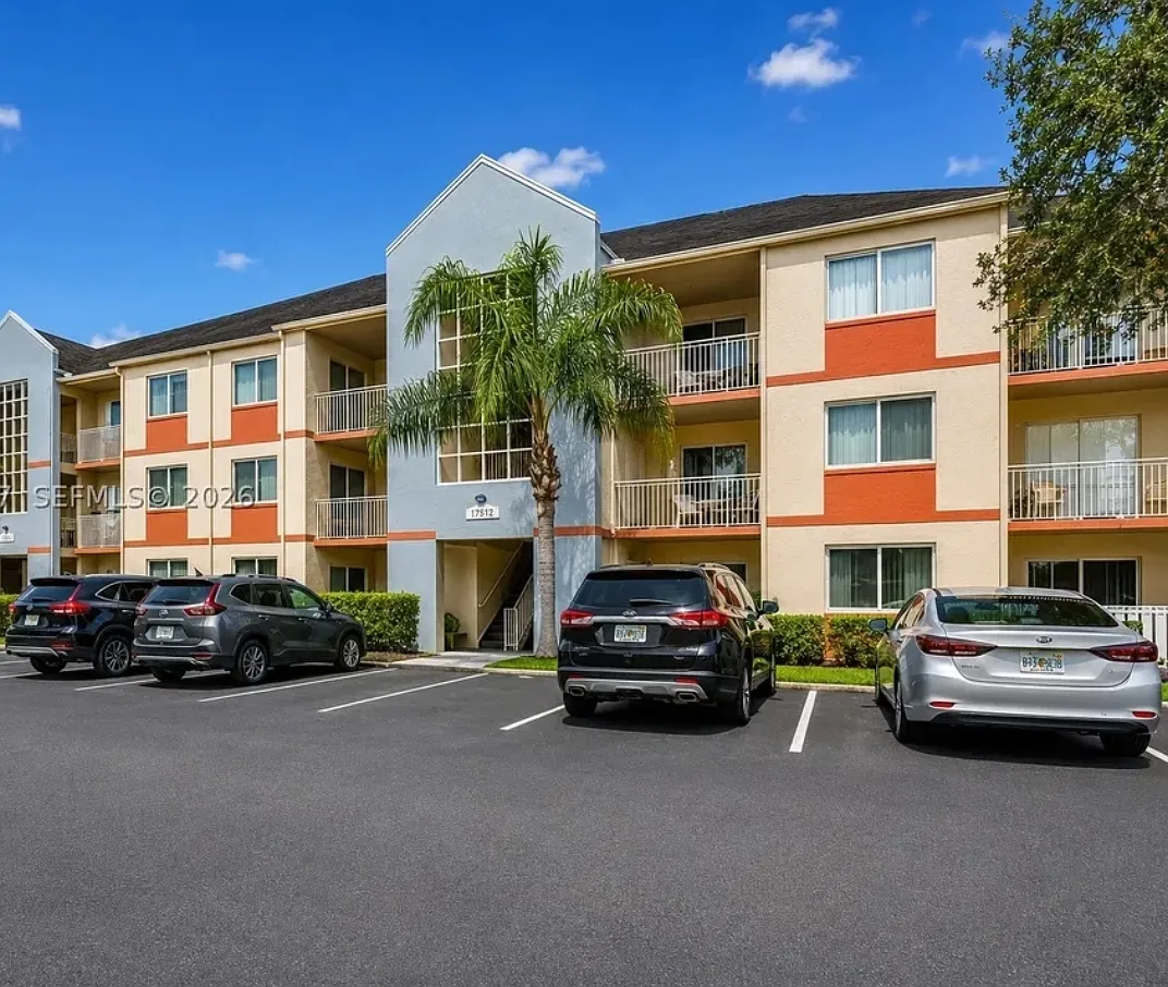 2 bed, 1010 sqft, $2,400 — Photo 1