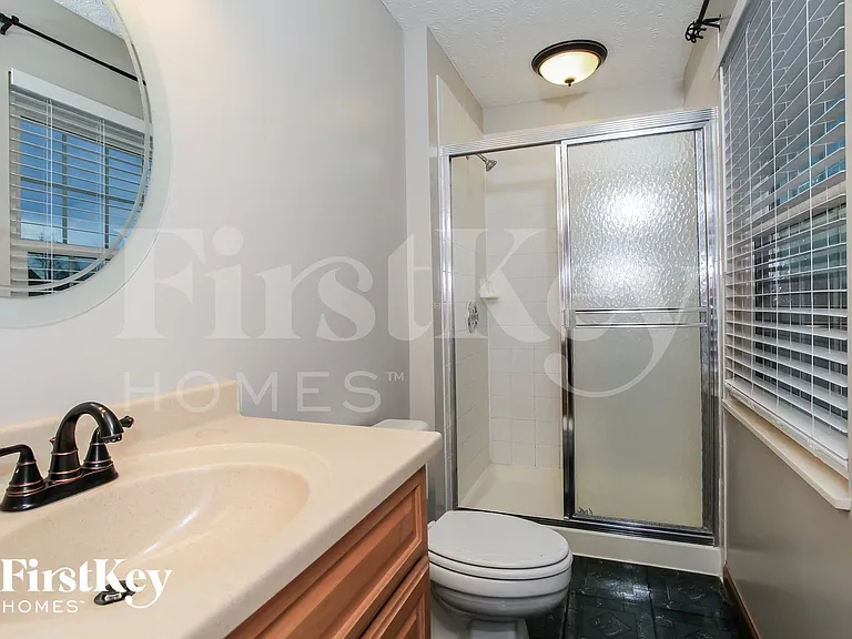 2561 Windflower Rd E — Photo 9