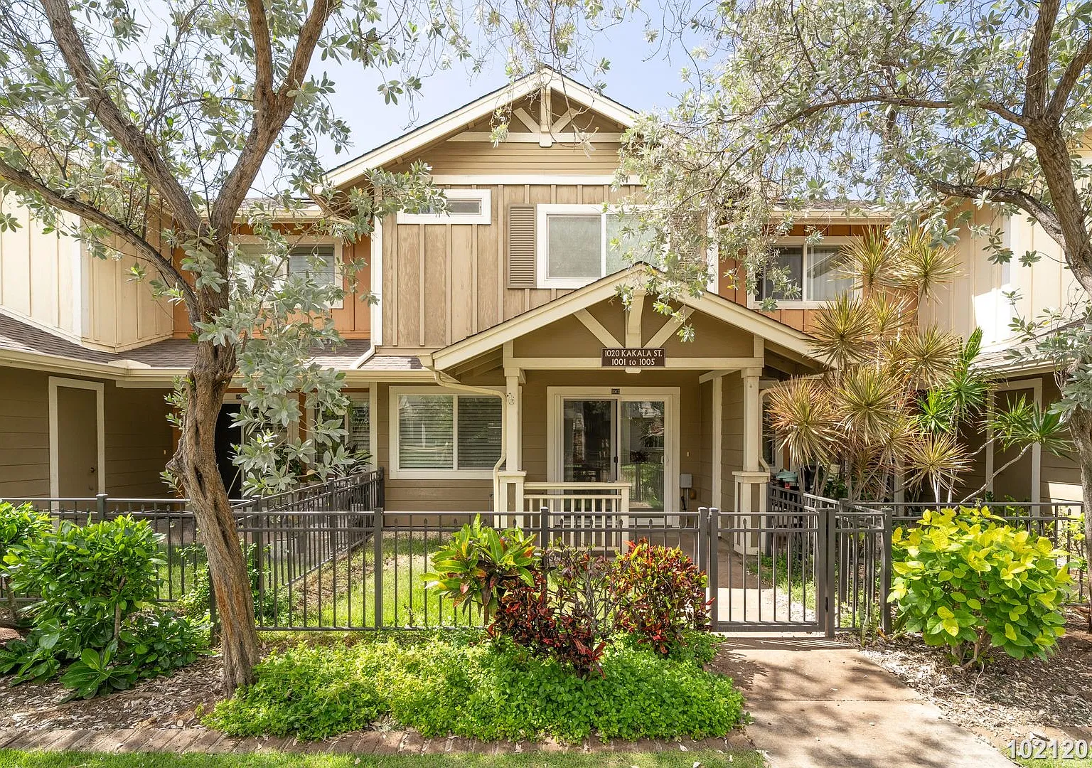 Awakea at Mehana | $3,200, 2BR/2.5BA Townhouse | 2 Parking Stalls | Available Now! — Photo 1