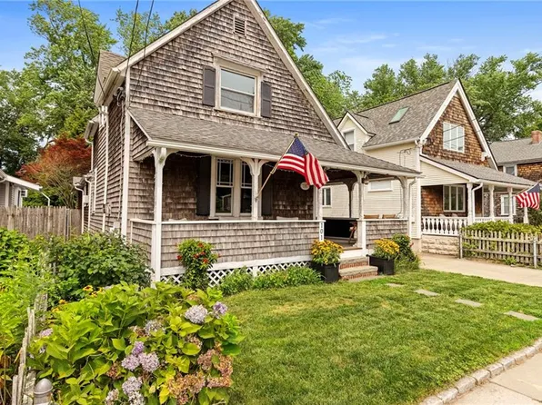 101 Sheldon St, Cranston, RI 02905