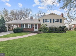 7717 Heritage Dr, Annandale, VA 22003