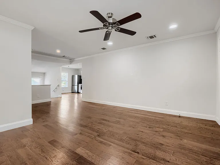 114 Conway Dr — Photo 5