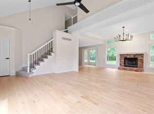 1051 E 121st St, Olathe, KS 66061