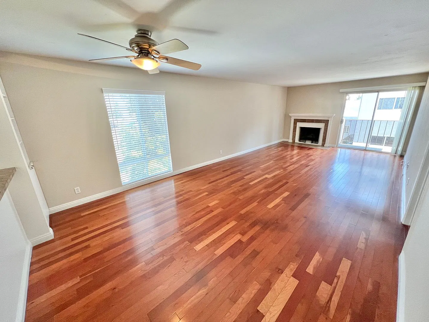 2 Bedroom Condo in the Beverly Lofts Building — Photo 2
