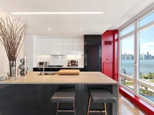 2 Northside Piers APT 7G, Brooklyn, NY 11249
