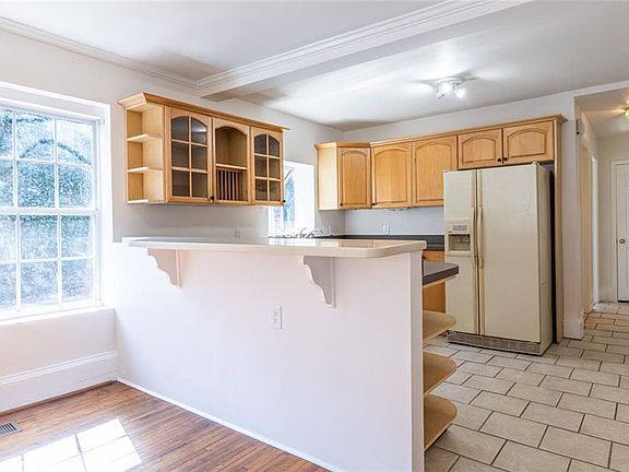 5th image of 312 Clifton Rd NE