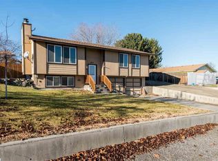 1217 12th St, Benton City, WA
