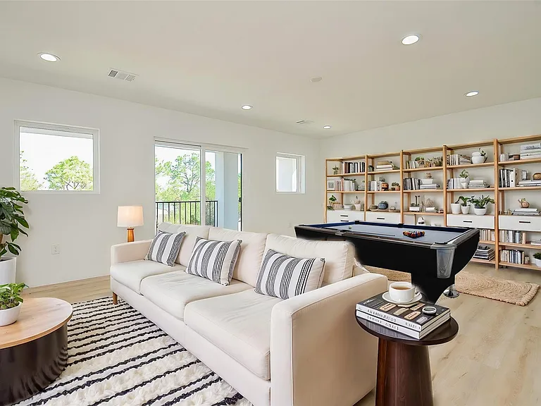 15000 S Richmond Ave #4 — Photo 9