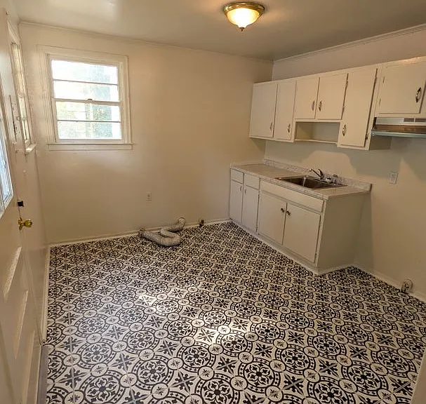 803 Candlewood Dr — Photo 3