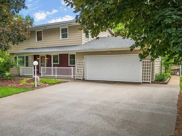 3324 E Hidden Valley Ln, Chillicothe, IL 61523