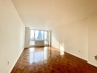 Rented by Addison Property Group