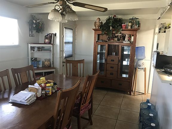 3rd image of 122 Shasta St