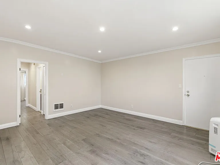 8710 Belford Ave #207B — Photo 7