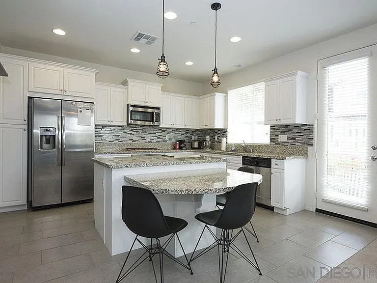 512 Moonlight Dr — Photo 21