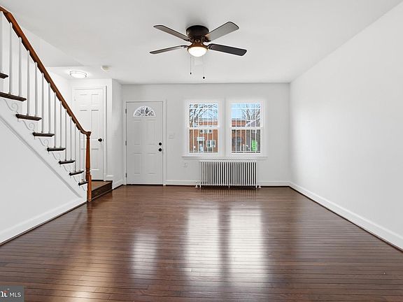 5th image of 824 20th St NE