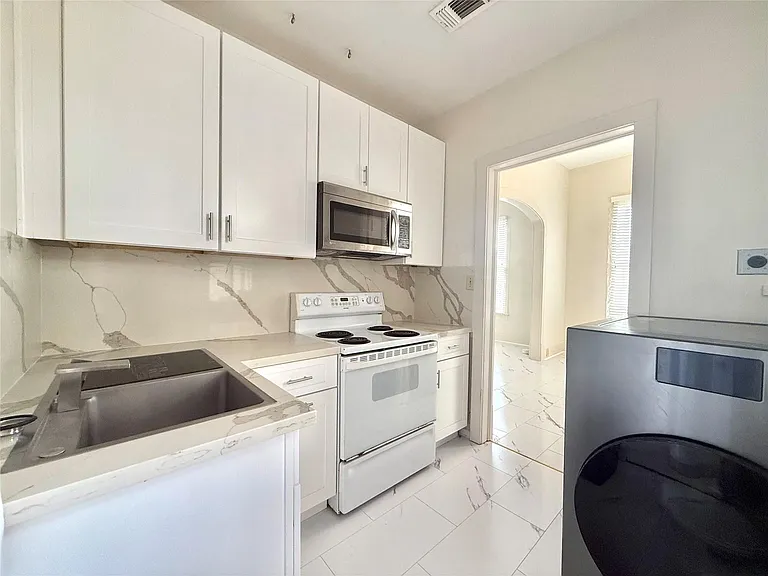 1427 Church St #2 — Photo 9