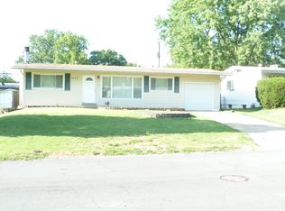1005 Dauphin Ln, Florissant, MO 63033